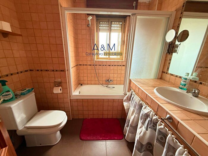 Casas en venta y pisos alquiler - 3