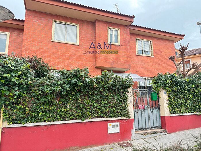 Casa de 3 habitaciones en venta en Cigales, Valladolid