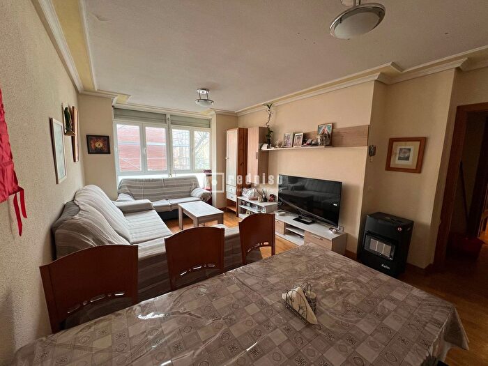 Piso en venta de 3 habitaciones en Latina, Los Cármenes
