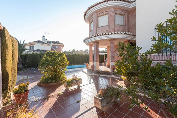 Casa en venta de 4 habitaciones en Albolote, Granada