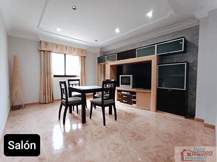 Piso en venta de 3 habitaciones en Torredonjimeno, Jaén