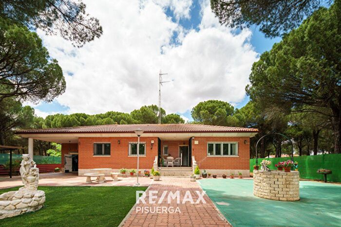 Casa de 4 habitaciones en venta en Castilla y León, Valladolid