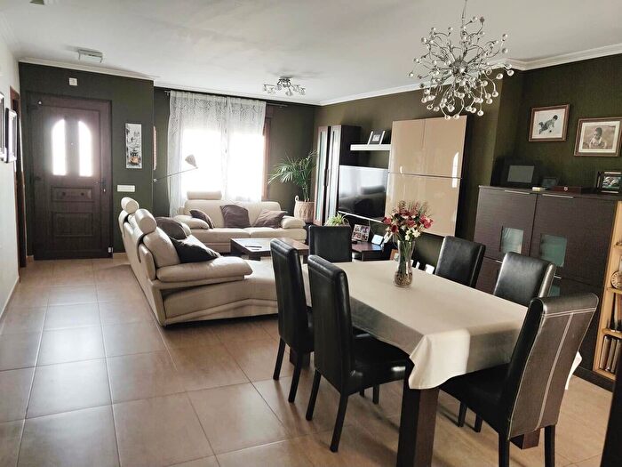 Casa en venta de 4 habitaciones: Sariegos, León