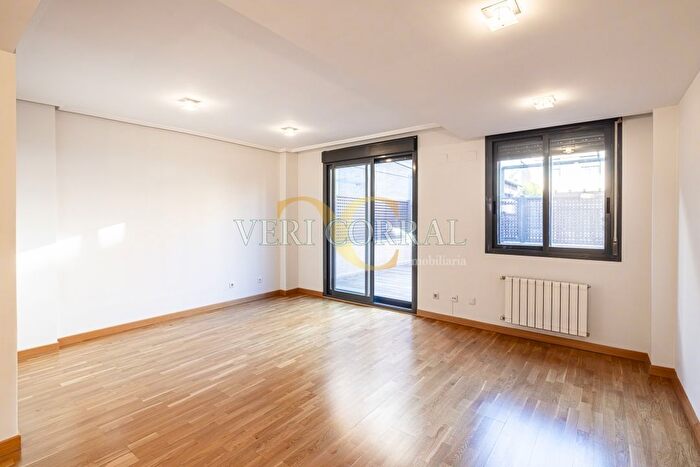 Casa de 4 habitaciones en venta en Barajas, Corralejos Campo de las Naciones
