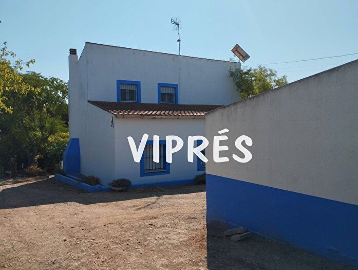 Casa en venta de 4 habitaciones en Extremadura, Badajoz