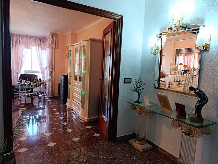 Casas en venta y pisos alquiler - 3