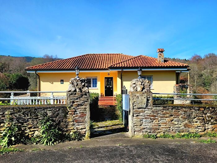 Casa en venta de 3 habitaciones en Cudillero, Asturias