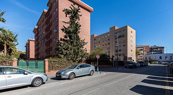 Piso en venta de 3 habitaciones en Sur, Infante Juan Manuel