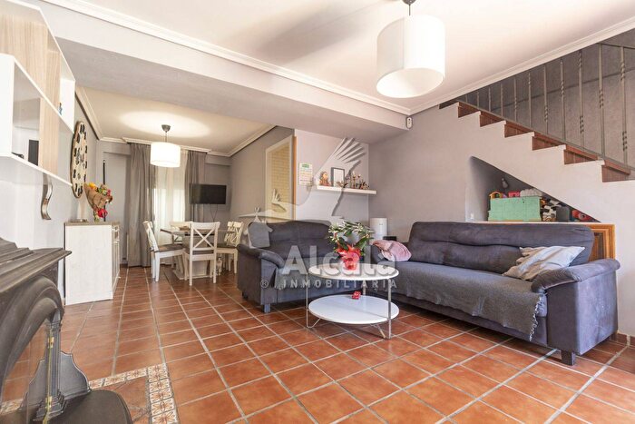 Casas en venta y pisos alquiler - 3