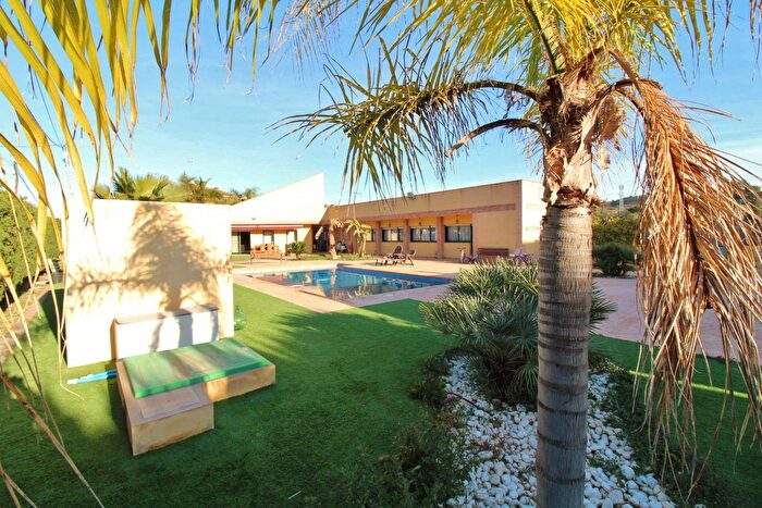 Casa en venta de 4 habitaciones, Comunitat Valenciana, Alicante