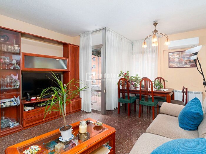 Piso de 3 habitaciones en venta en Usera, Pradolongo