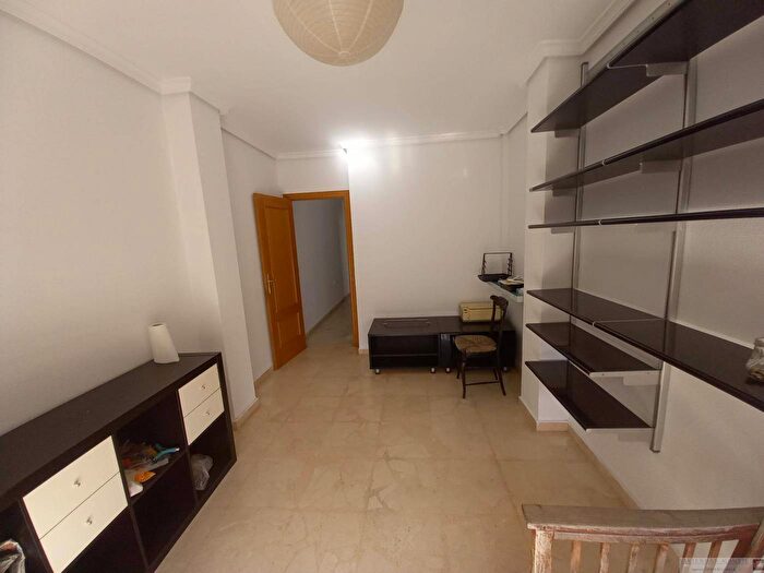 Castilla La Mancha, Albacete: Piso en venta de 4 habitaciones
