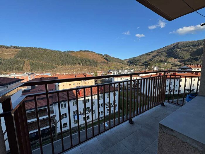 Piso de 3 habitaciones en venta en Legazpi, Gipuzkoa