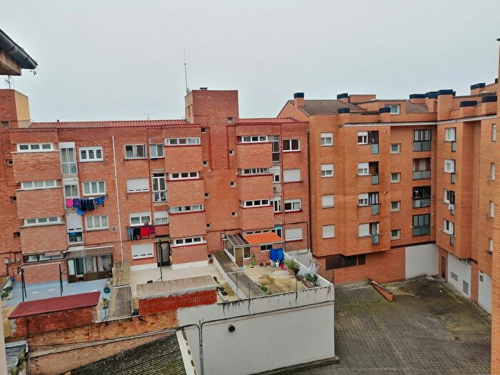 Piso de 3 habitaciones en venta en Rochapea, Pamplona Iruña