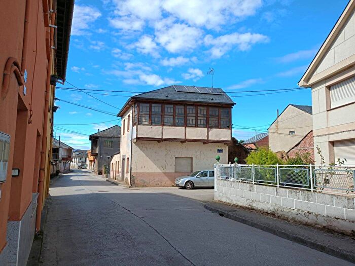 Castilla y León, León: Casa en venta de 4 habitaciones