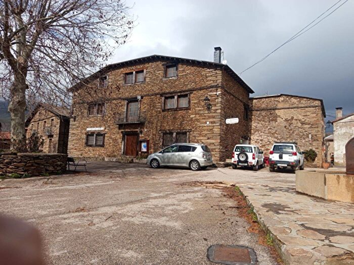 Casa en venta de 4 habitaciones: Castilla La Mancha, Guadalajara