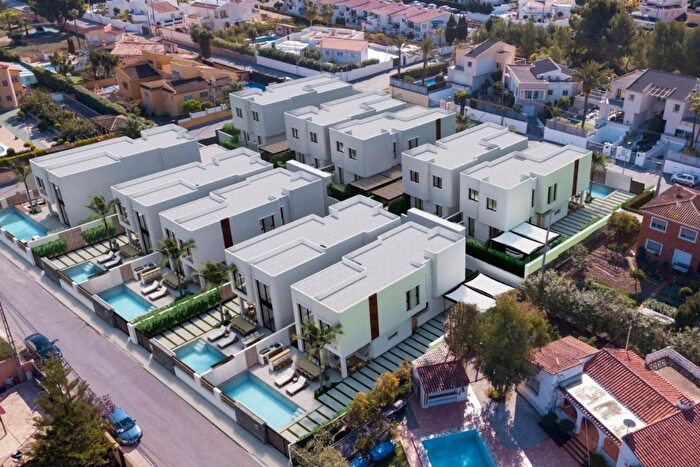 Casa en venta de 4 habitaciones en Comunitat Valenciana, Alicante