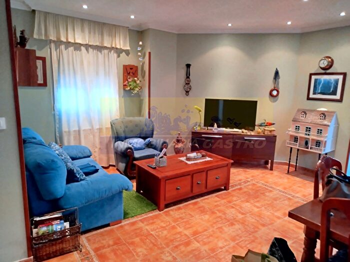 Oriñón Allendelagua, CastroUrdiales: Casa en venta de 3 habitaciones