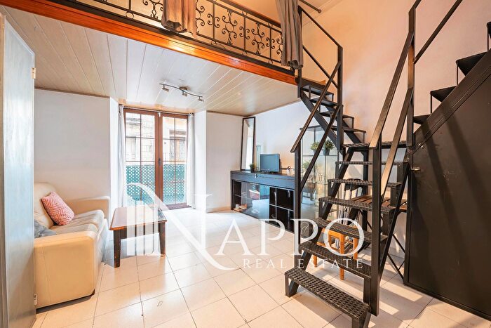 Piso en venta de 10 habitaciones en Centro, Justicia Chueca