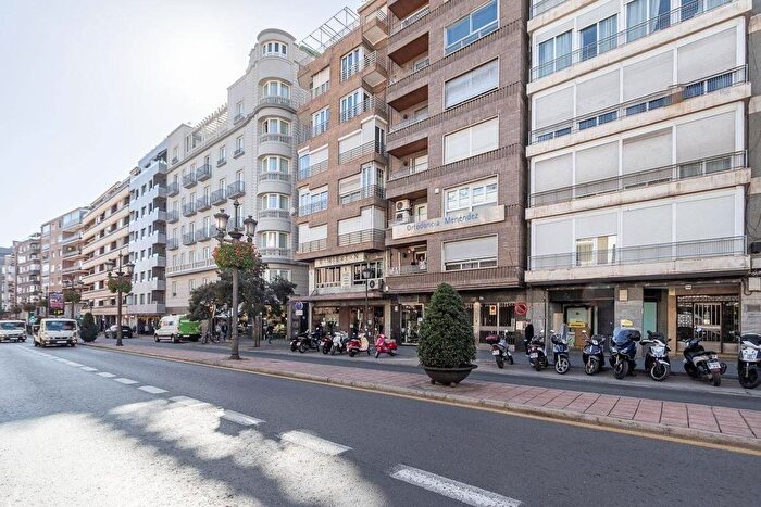 Piso de 5 habitaciones en venta en Andalucía, Granada