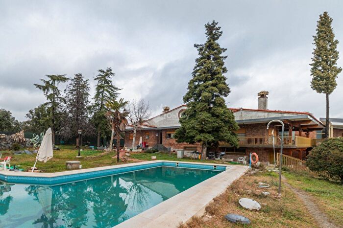 Casa de 10 habitaciones en venta en Comunidad de Madrid, Madrid