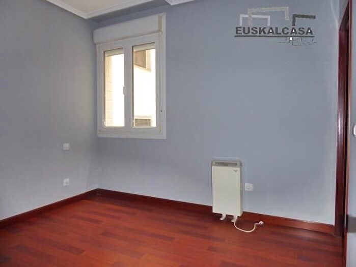 Piso de 3 habitaciones en venta en Bermeo, Bizkaia