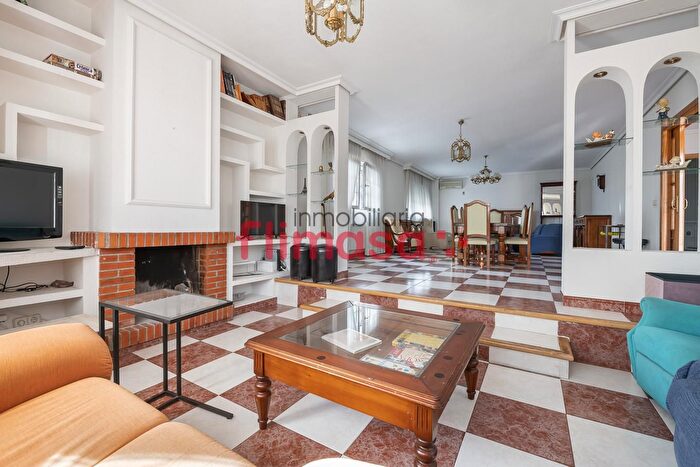 Casas en venta y pisos alquiler - 3