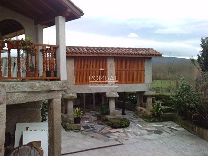 Casa en venta de 4 habitaciones en Paderne de Allariz, Ourense