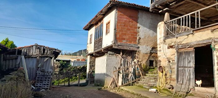 Casa en venta de 4 habitaciones, Valdés Luarca, Asturias