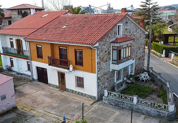 Casa de 3 habitaciones en venta en Polanco, Cantabria