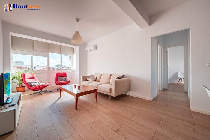 Piso en venta de 4 habitaciones, Centro, Perchel Norte