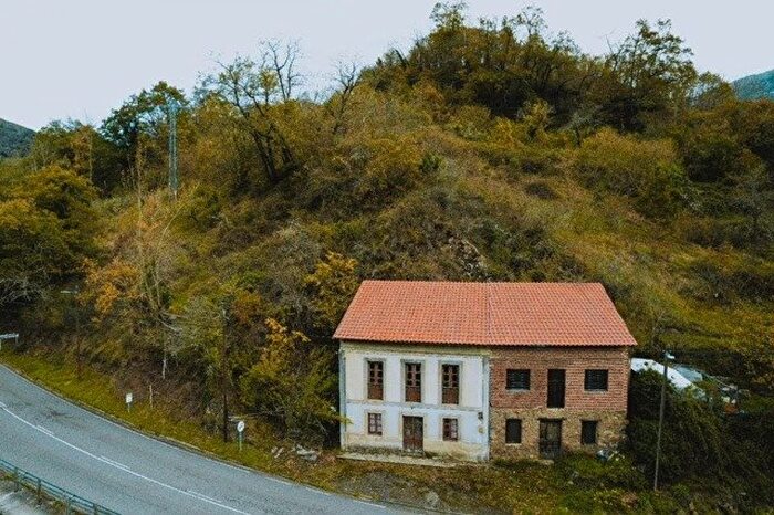 Casa en venta de 3 habitaciones: Quirós, Asturias