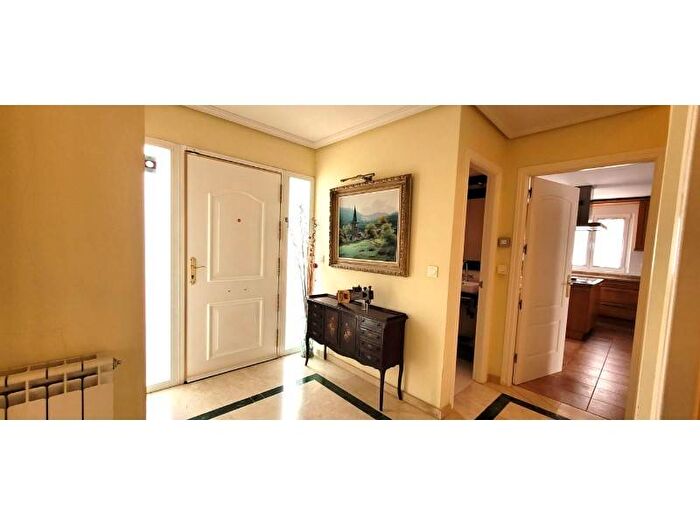 Casas en venta y pisos alquiler - 3