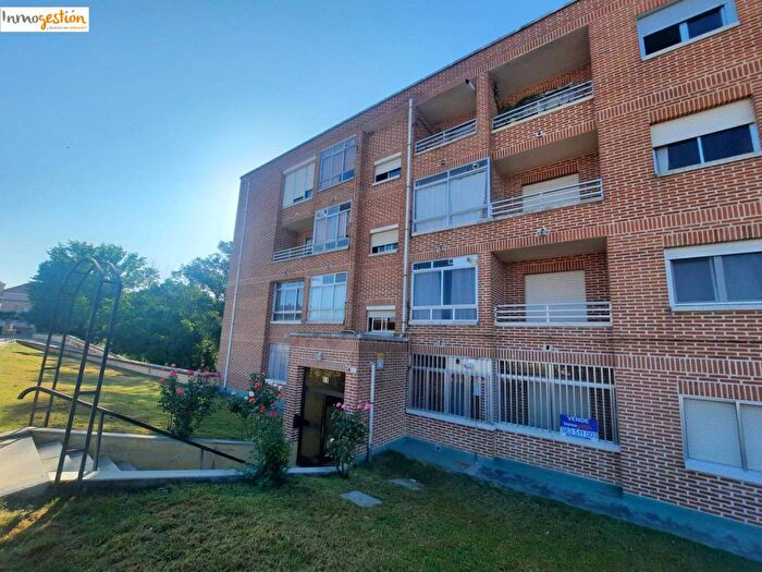 Piso de 3 habitaciones en venta en Castilla y León, Valladolid