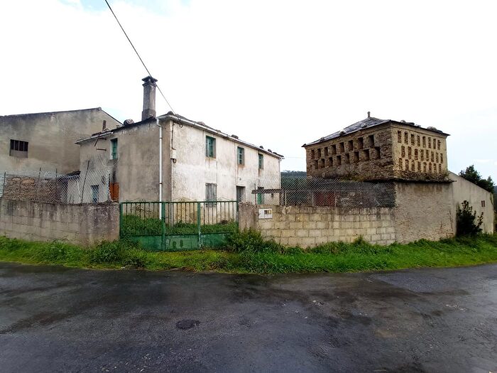 Casa en venta de 5 habitaciones en O Vicedo, Lugo