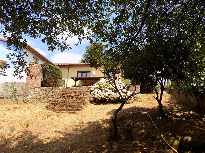 Casa en venta de 4 habitaciones: BANCES, Pravia