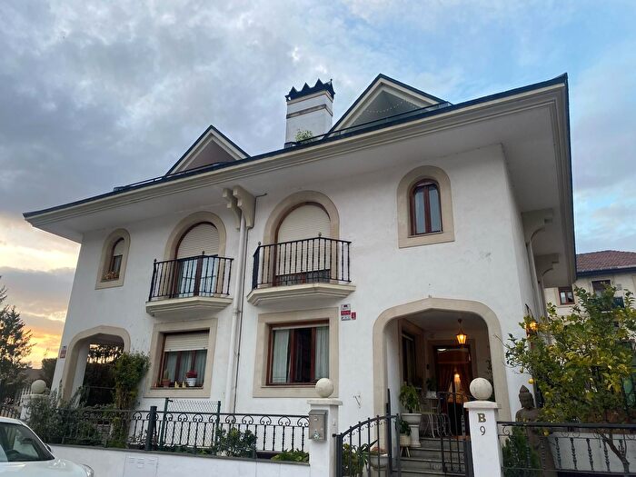 Casa de 5 habitaciones en venta en Galdakao, Bizkaia