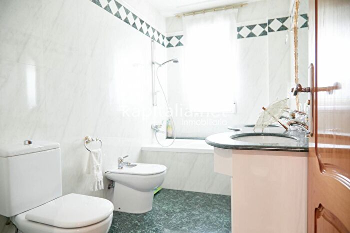 Casas en venta y pisos alquiler - 3