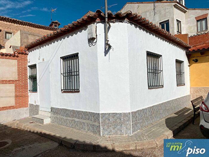 Casa en venta de 3 habitaciones en Tordesillas, Valladolid