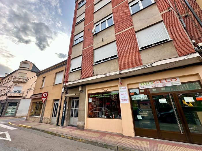 Bembibre, León: Piso en venta de 4 habitaciones