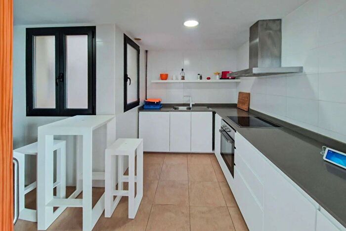 Casas en venta y pisos alquiler - 2
