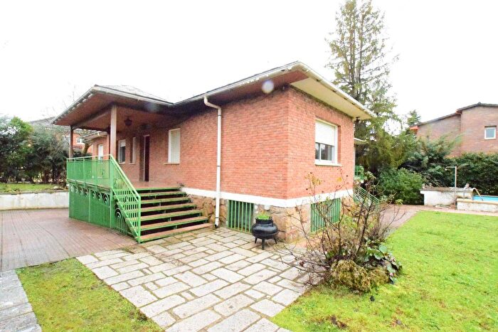 Casas en venta y pisos alquiler - 3