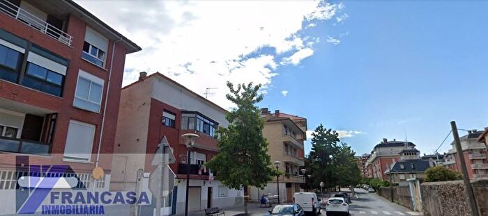 Casas en venta y pisos alquiler - 3