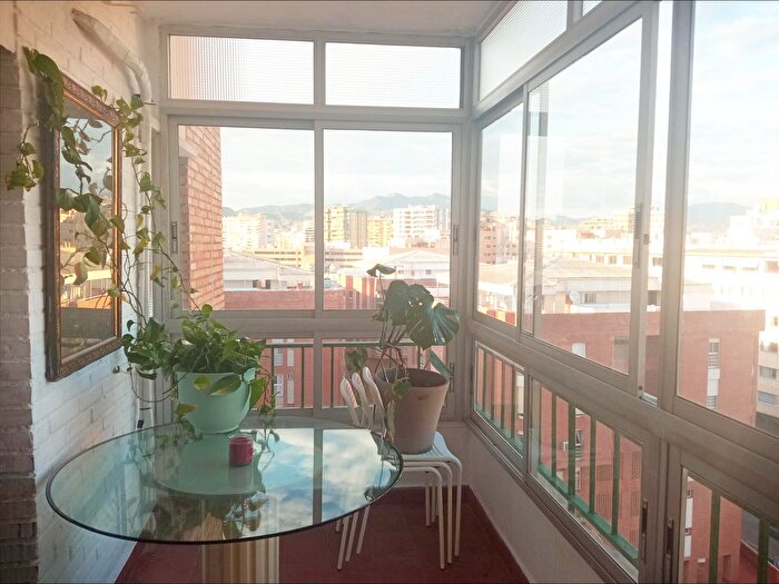 Piso de 3 habitaciones en venta en Bailén Miraflores, La Florida Parque Norte