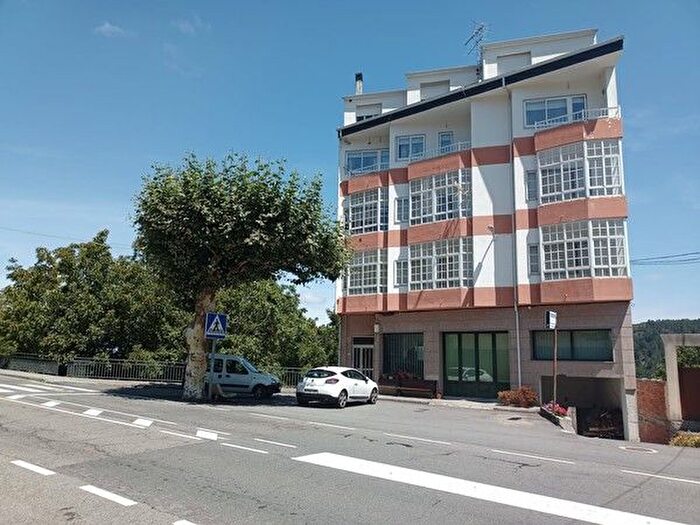 Piso de 2 habitaciones en venta en Castro Caldelas, Ourense