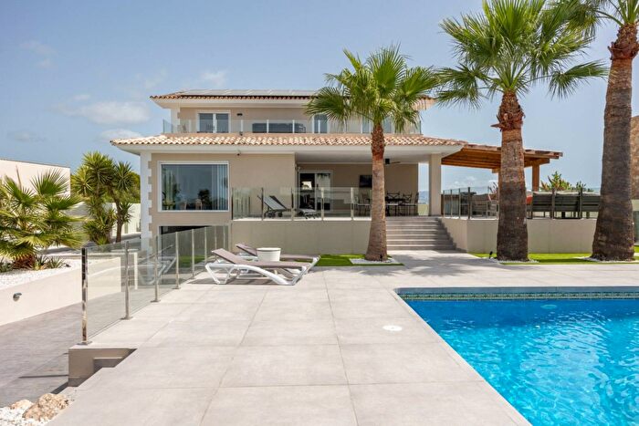 Casa de 4 habitaciones en venta en Comunitat Valenciana, Alicante