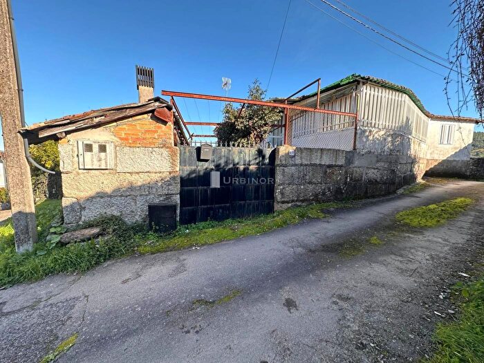 Casa en venta de 4 habitaciones en Galicia, Ourense