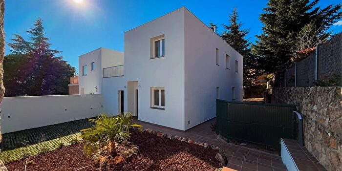 Casa en venta de 4 habitaciones: Manzanares El Real, Madrid