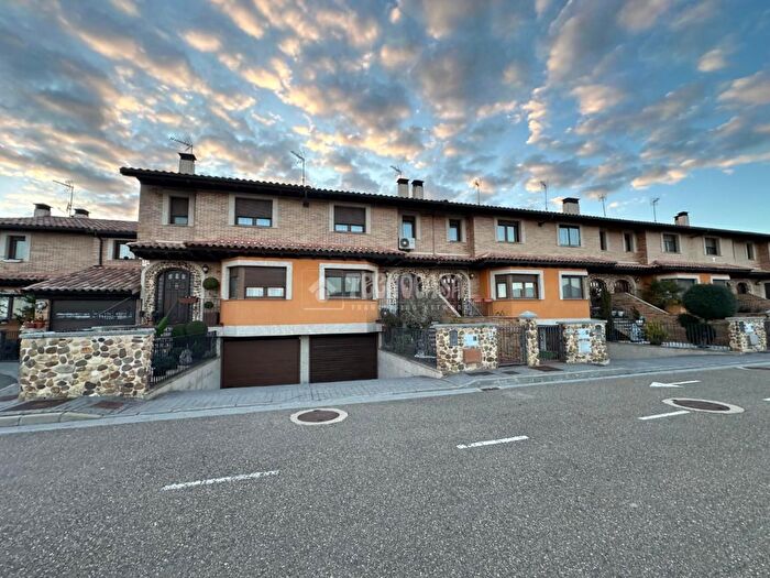 Casa en venta de 4 habitaciones en Sariegos, León
