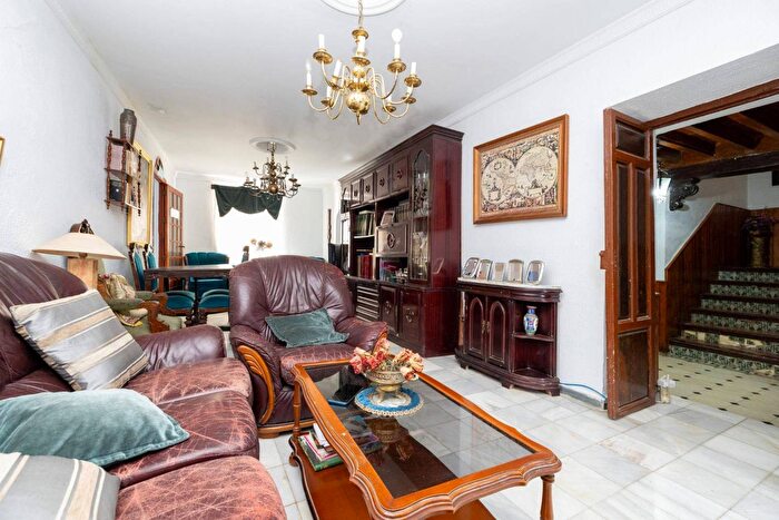 Casas en venta y pisos alquiler - 3